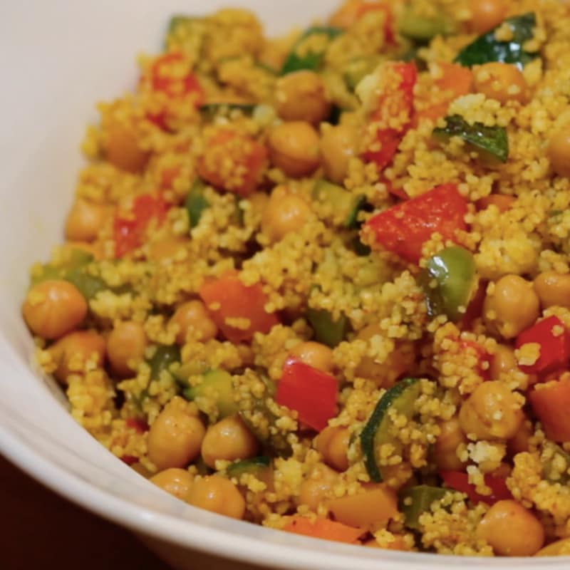 CUSCÚS CON GARBANZOS Y ENELDO